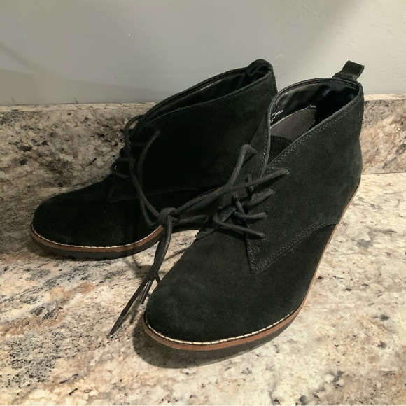 White Mountain Sz 9.5 M Lambert Black Suede Lace-Up Bootie Wedge Fashion Boot - Picture 4 of 9